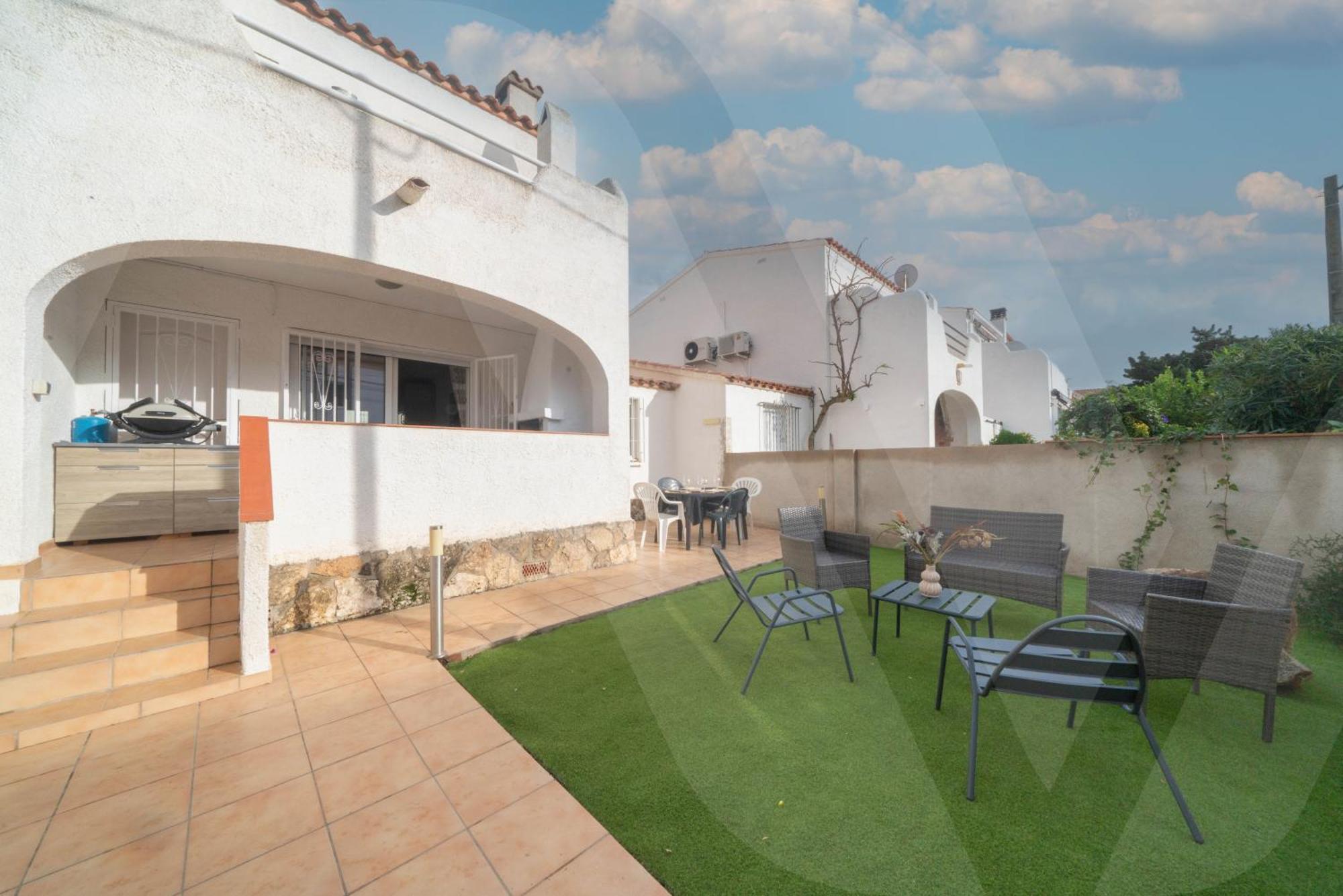 Belle Maison Puig Rom By Welhomy Roses