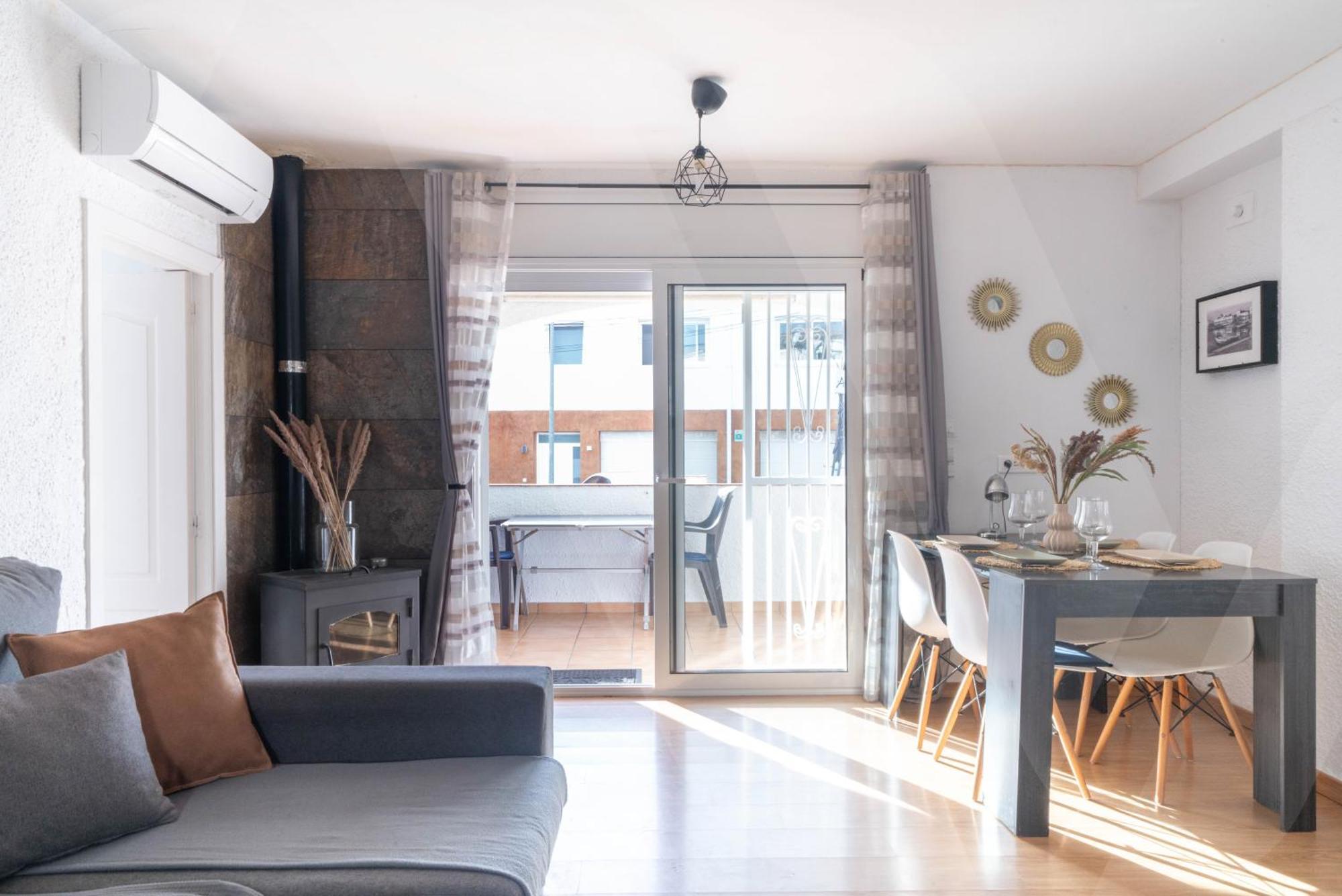 Belle Maison Puig Rom By Welhomy Roses